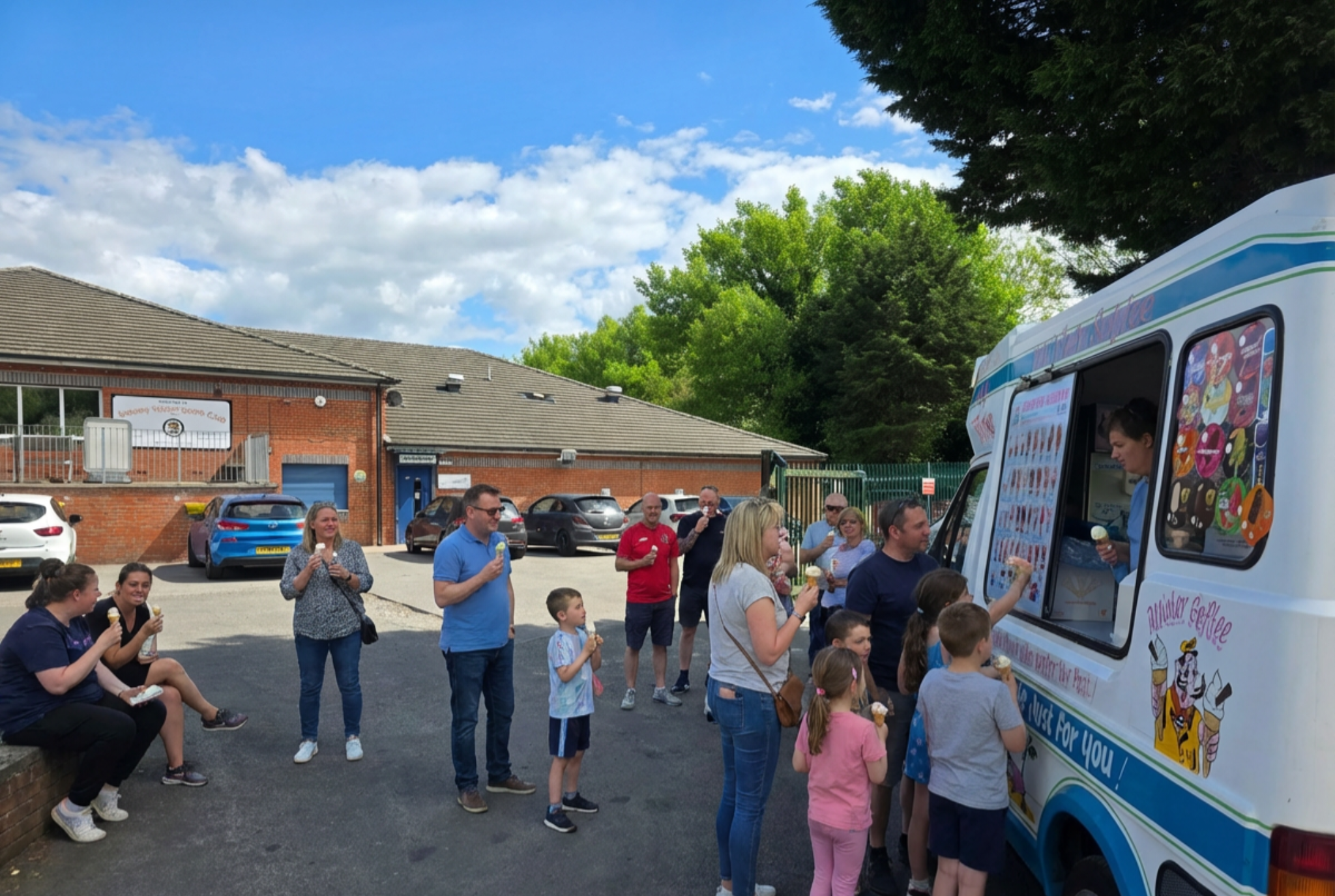 AADAMS WHIPPY ICECREAM VAN<br><span style='font-size:14px; font-weight:400;'>Freshly made ice cream, for those who prefer the best</span> ice cream van serving customers